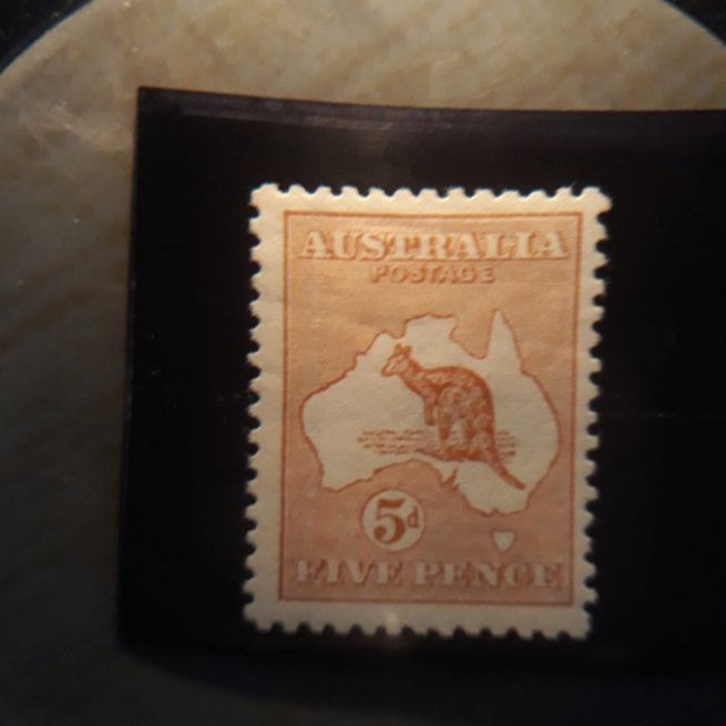 australia 7  1913 5d  or.brn VF  LH