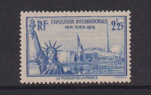 France  #372  MNH 1939  liberty statute