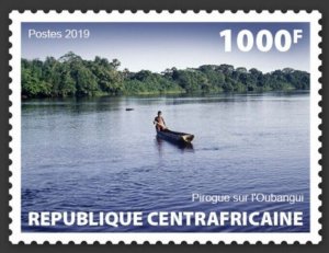 Central Africa - 2019 Canoe on Oubangui - Stamp - CALC190105a