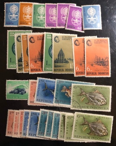 Indonesia Scott#574...592 Used/Unused Group of 31  F/VF to XF Cat. $8.50