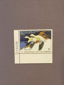 RW44, Ross's Geese, Mint OGNH, w/Plate #, CV $40.00