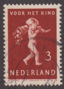 Netherlands B120 Child Carrying Cornucopia 1939