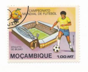 Mozambique 1981 - Scott 725 CTO - 1m, Soccer player, stadium