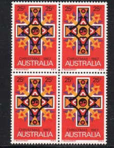 Australia Sc 430 1967 25 c Christmas stamp block of 4 mint NH