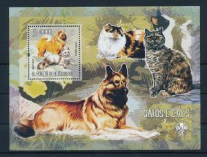 [34567] Sao Tome & Principe 2006 Animals Dogs Cats MNH  Souvenir Sheet