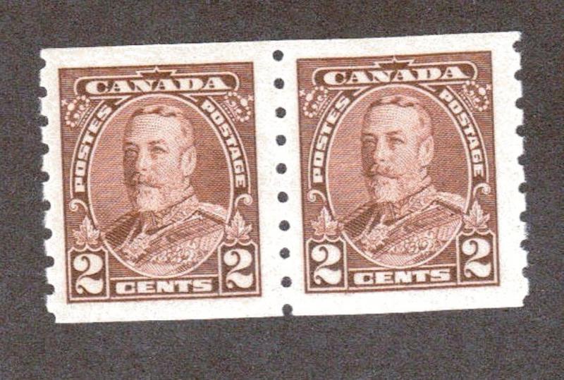 Canada Scott 229 - Mint Damaged Gum. Coil  Pair. #02 CAN229a