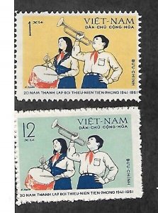 NORTH VIET NAM Sc 154-5 NH ISSUE OF 1961 - PIONEERS