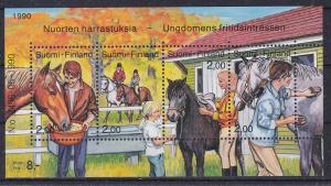 Finland  826 MNH 1990 Horse Care