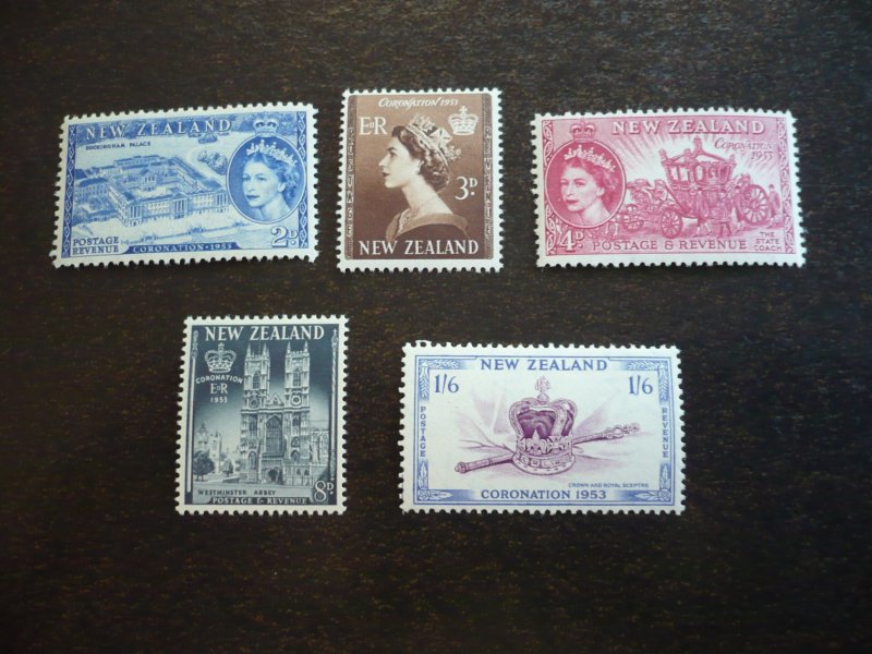 Stamps - New Zealand - Scott# 280-284 - Mint Hinged Set of 5 Stamps