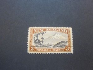 New Zealand 1941 SG 590b P12.5 FU