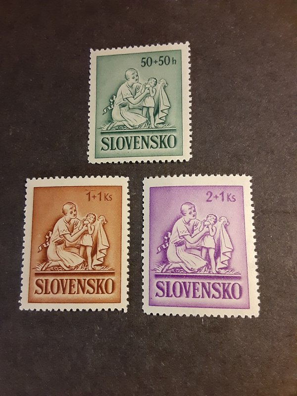 :Slovakia #B5-B7                   MNH