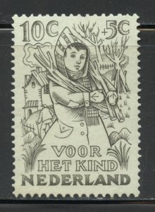 Netherlands Scott B206 Unused HNG - 1949 Winter/Child Welfare - SCV $0.25