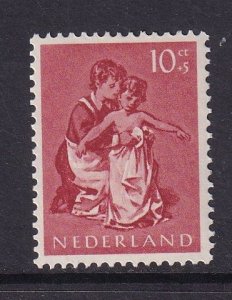 Netherlands  #B274 MNH 1954 nurse drying child 10c