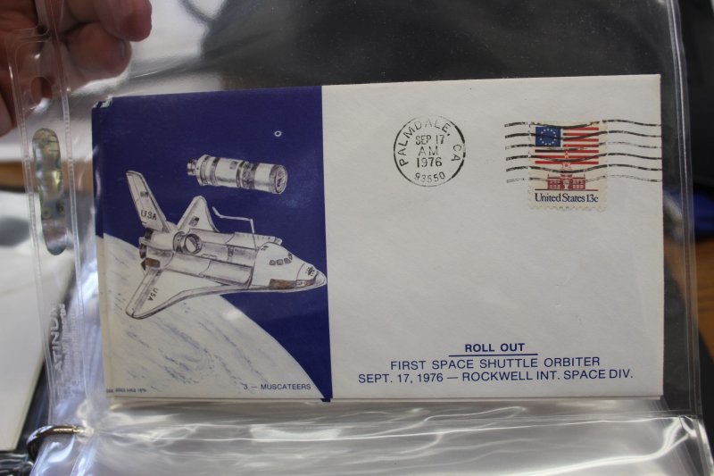 3 MUSCATEERS SPACE COVER - SHUTTLE ROLL OUT SEP 17,  1977 PALMDALE