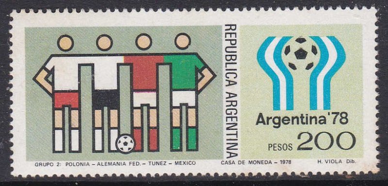 Argentina #1189 single F-VF Mint NH ** Soccer