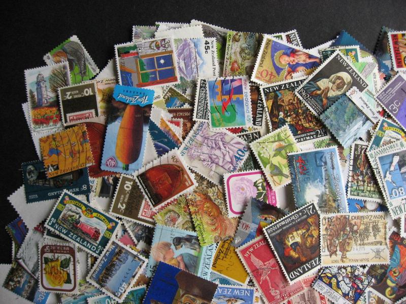 NEW ZEALAND excellent mixture (duplicates,mixed cond) 1000 laid out 76% commems