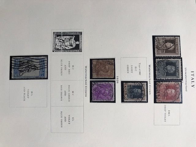 Italy - Early 1900s - 10 Pages - Stamps in Mounts - See Scans $$$