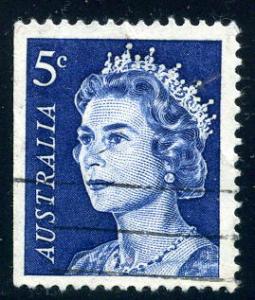 Australia - Scott #399 - 5c - Queen Elizabeth II - Used