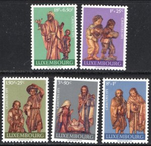 Thematic stamps LUXEMBOURG 1971 WELFARE/NATIVITY 880/4 mint