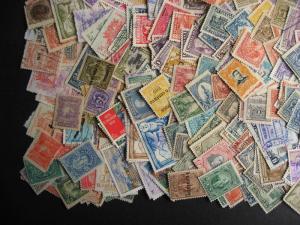 EL SALVADOR scrap pile of 445 old stamps, duplication, mixed condition