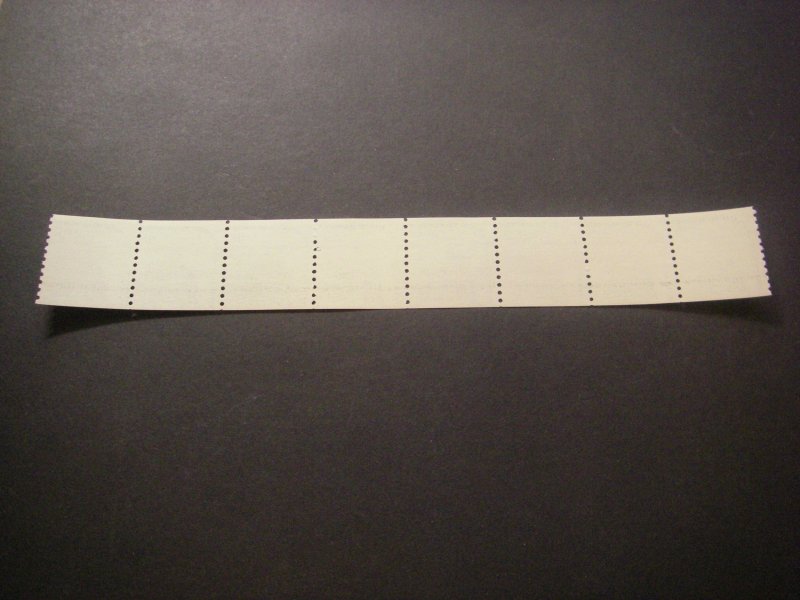 Scott 1616b, 9c Capitol Dome Strip narrow spacing, Dull Gum MNH Americana Beauty