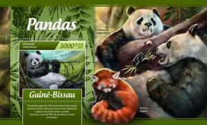 Guinea-Bissau 2017 MNH Pandas Red Panda Giant Panda 1v S/S Wild Animals Stamps