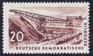 Germany DDR #348 MNH Single Stamp