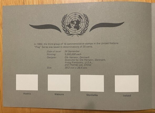 United Nations 1982 Year set with souvenir folder, NY, Geneva, Vienna & flags