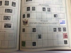 The New World Wide Postage Stamp Album Lots Of Old Stamps