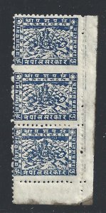 1946 NEPAL, SG no. 62 + 62a 32 p. blue MH / * NON-TOOTHED PAIR