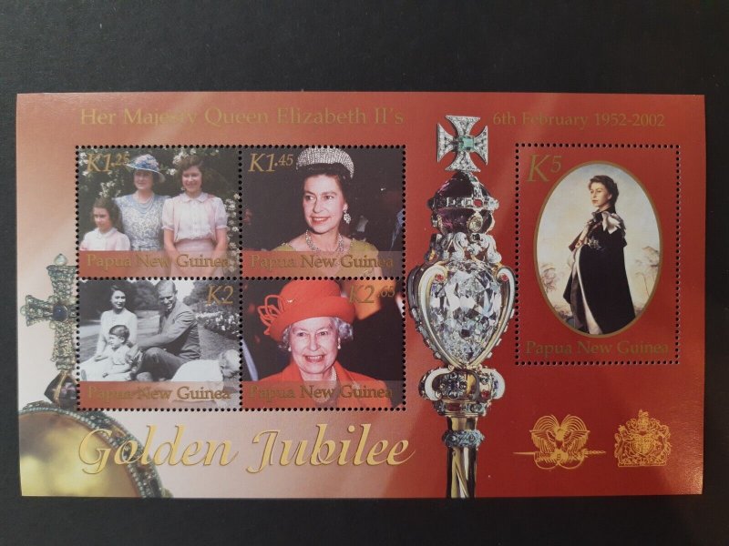 PAPUA PNG 2002 Royalty Queen Golden Jubilee Sheet MNH (Pap 94)