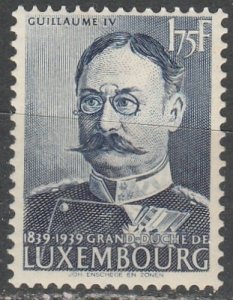 Luxembourg     212    (N**)   1939