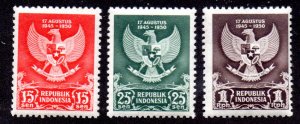 INDONESIA 359-61 MNH SCV $13.50 BIN $8.00 BIRDS