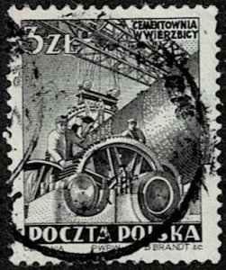 1952 Poland Scott Catalog Number 549 Used