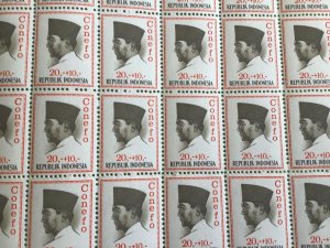 Indonesia 1964 Two Sukarno mint never hinged full stamps sheets folded R24880