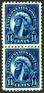 U.S. #565 MINT PAIR OG NH