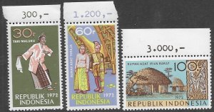 Indonesia 831--33  1972  set  3  FVF Mint NH