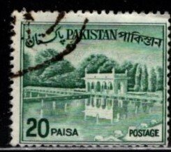 Pakistan - #135C Shalimar Gardens  - Used