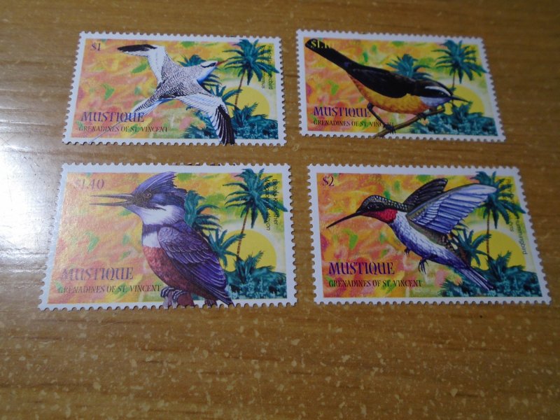 Birds  :  St Vincent Grenadines Mustique    #  14-17   MNH