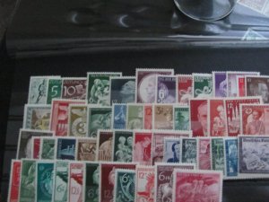 GERMANY 1940S MNH 32 SETS (113)