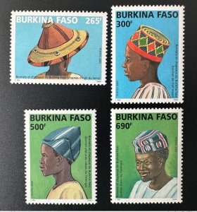 2005 Burkina Faso Mi. 1883 - 1886 Bonnets et chapeaux headgear hats-