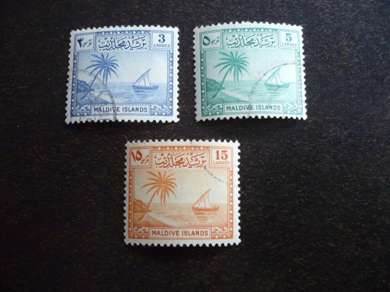 Stamps - Maldive Islands - Scott# 21,22,25 - Used Part Set of 3 Stamps