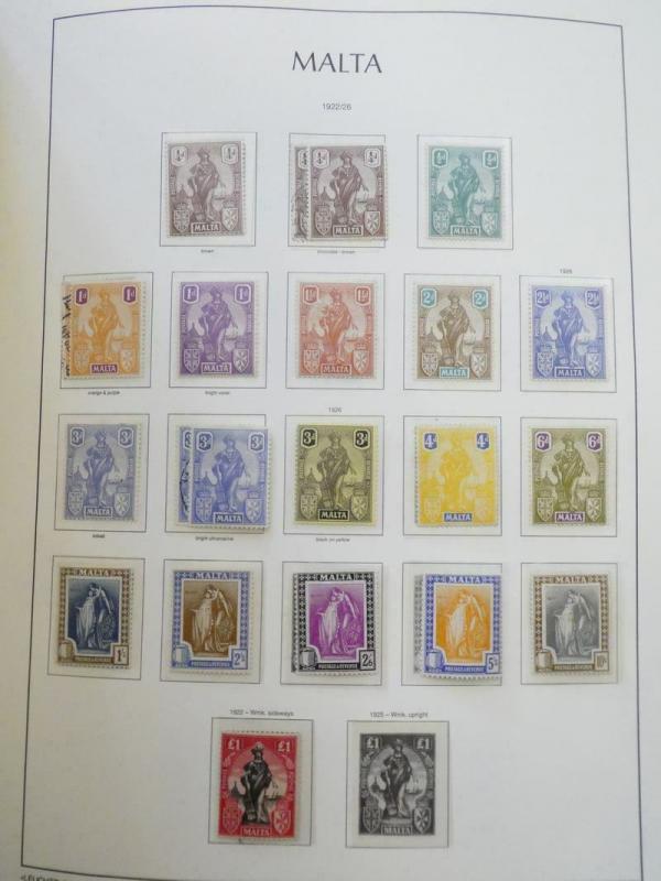 EDW1949SELL : MALTA Almost Cplt Mint & Used collection in beautiful Light House