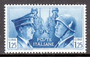 Italy - Scott #418 - MH - Small hinge thin - SCV $9.50