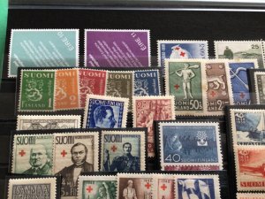 Finland  mounted mint  stamps A12051