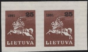 Lithuania 1991 MNH Sc 386 25k White Knight Vytis on horseback Pair