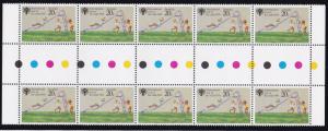 Australia 1979 IYC Year of the Child Traffic Light Gutter Pair Strip   VF/NH