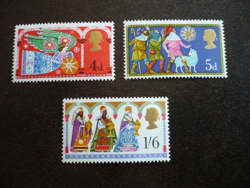 Stamps - Great Britain - Scott# 606-607 - Mint Never Hinged Set of 3 Stamps