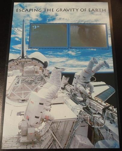 2000 $3.20 Escaping the Gravity of Earth Scott 3411 Mint NH