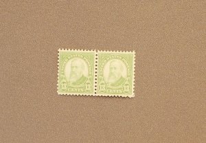 694, Harrison, Pair, Mint OGNH, CV $8.00